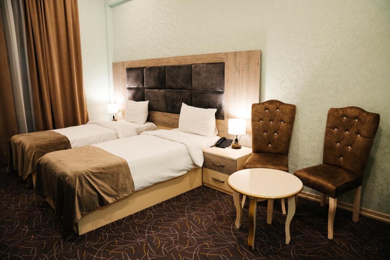 The Clocktower Hotel Баку Екстериор снимка