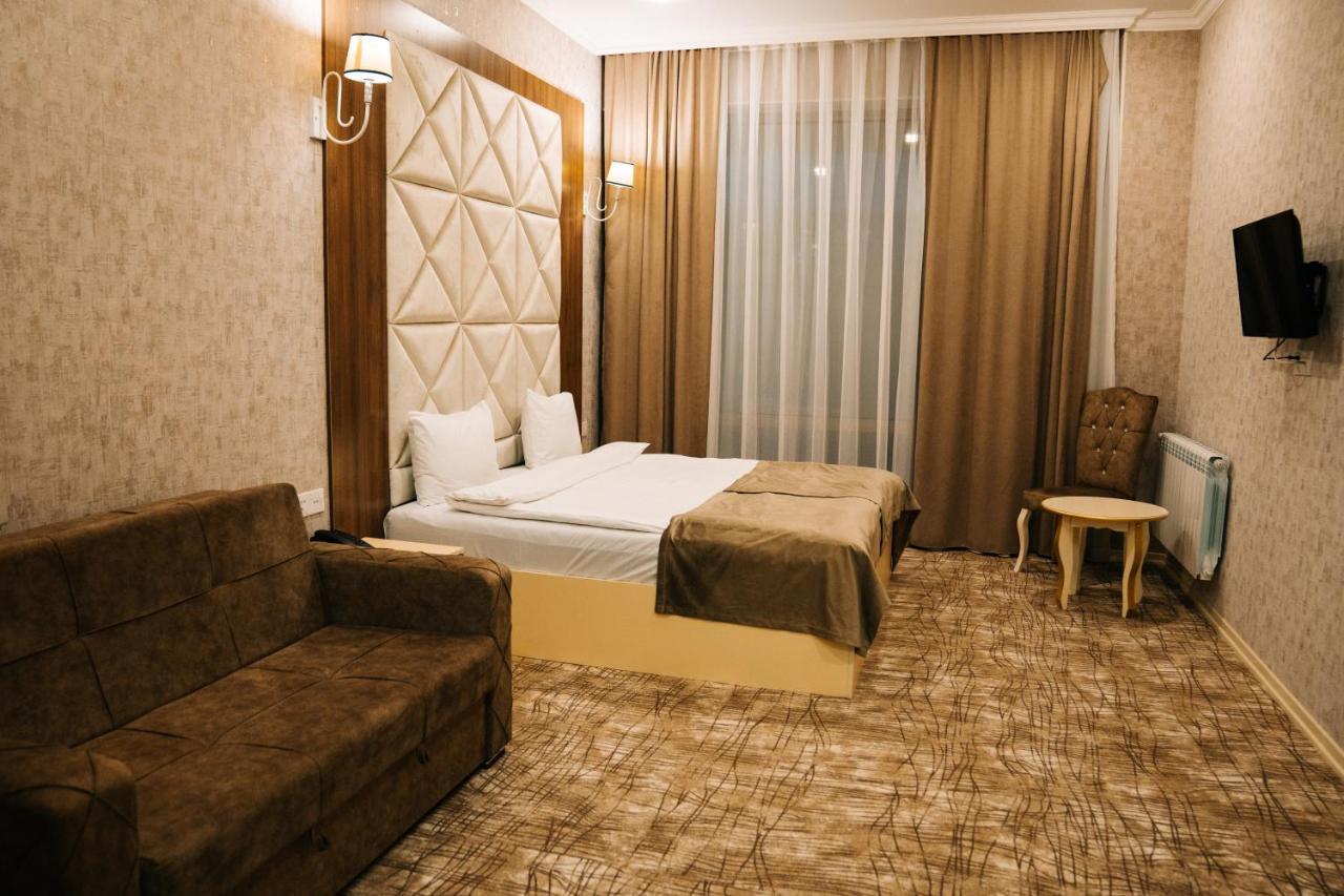 The Clocktower Hotel Баку Екстериор снимка