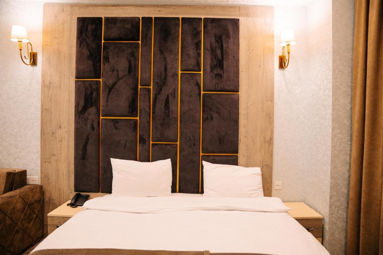 The Clocktower Hotel Баку Екстериор снимка
