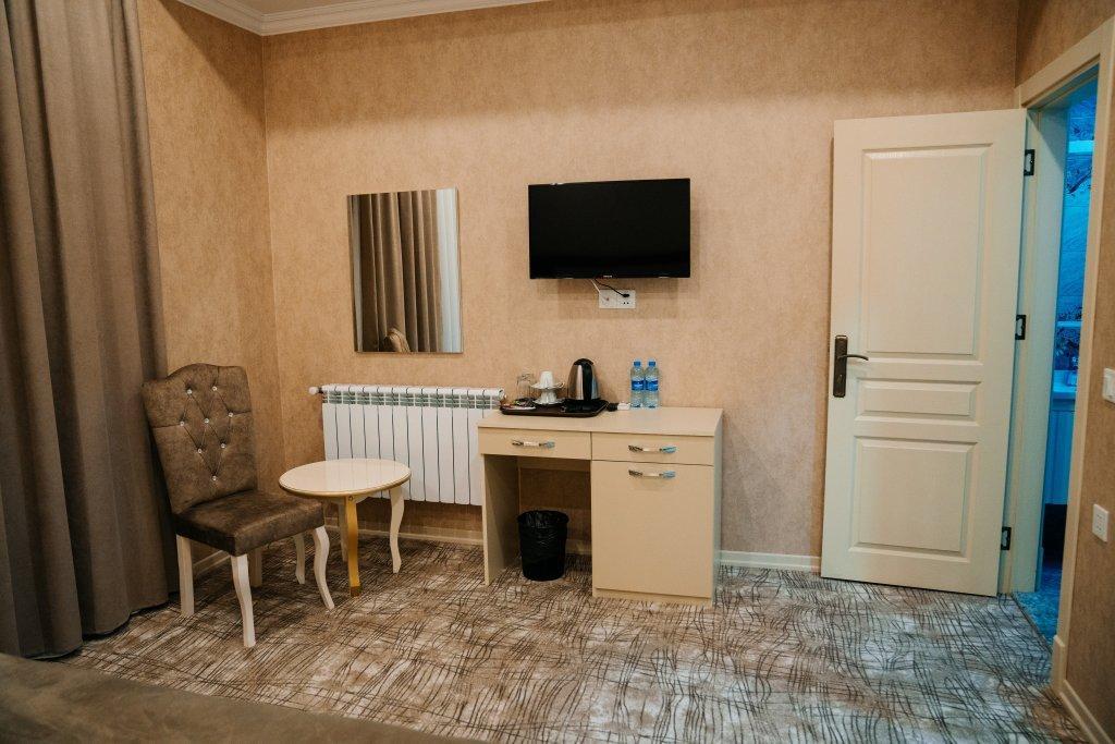 The Clocktower Hotel Баку Екстериор снимка