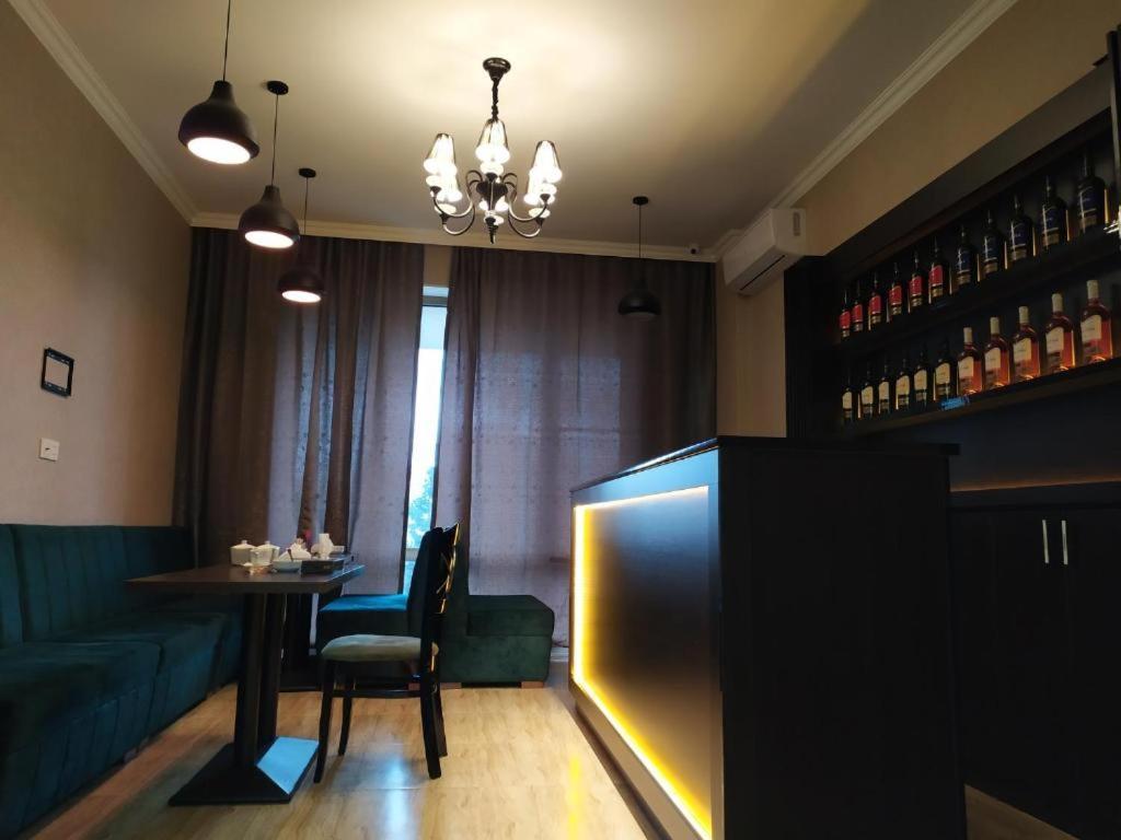 The Clocktower Hotel Баку Екстериор снимка